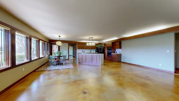 $450,000 | 205 Lewis Lane, Clinton, KY 42031