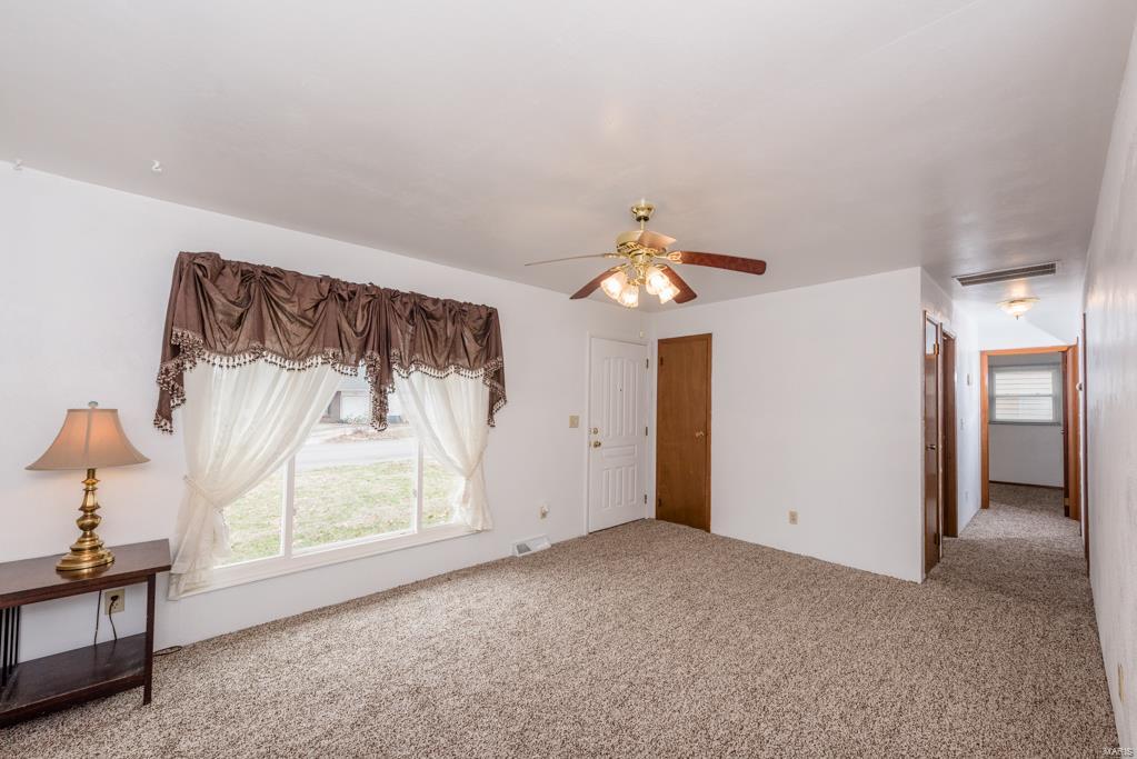 214 George Street Brighton, IL 62012 - Photo 4 of 28 Gallery Image 4