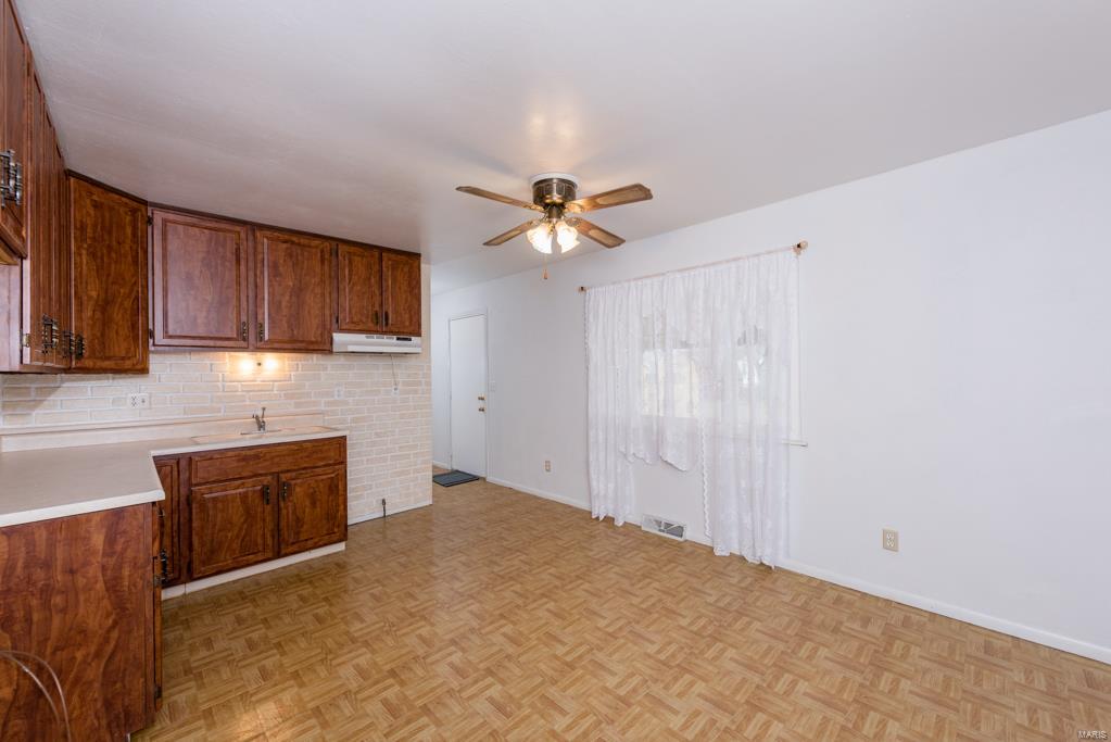 214 George Street Brighton, IL 62012 - Photo 5 of 28 Gallery Image 5