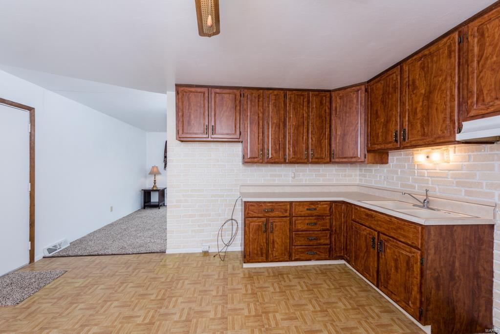 214 George Street Brighton, IL 62012 - Photo 8 of 28 Gallery Image 8