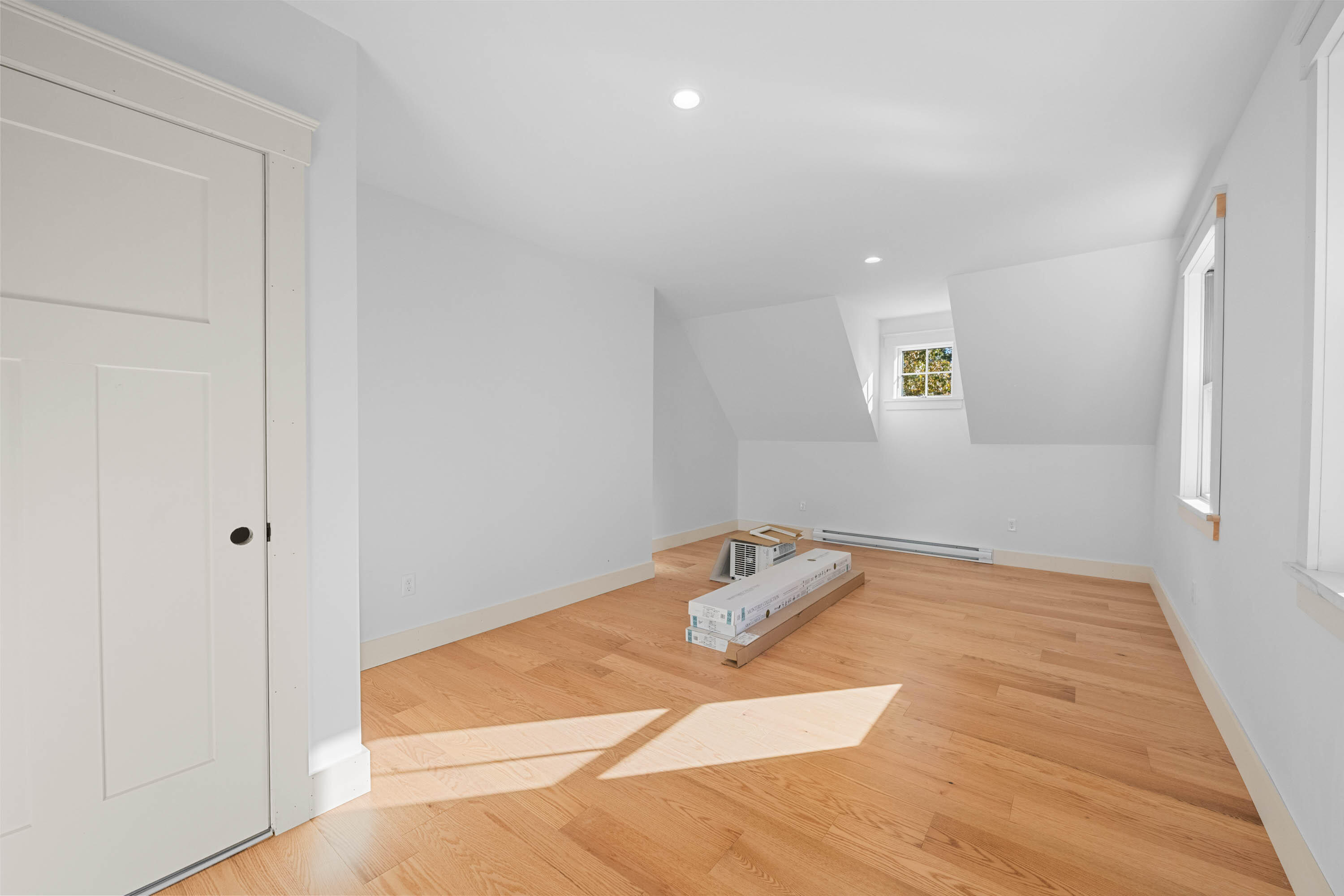 142 Main Street Kennebunkport, ME 04046 - Photo 9 of 57 pic-4