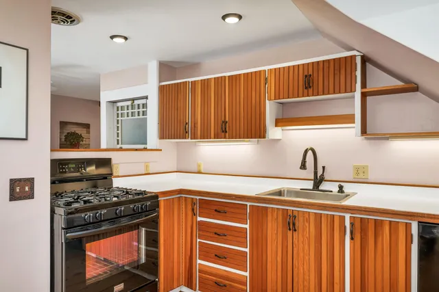 $345,000 | 6 On The Common, Unit 5, Lyme, NH 03768