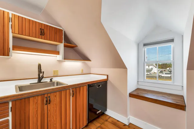 $345,000 | 6 On The Common, Unit 5, Lyme, NH 03768