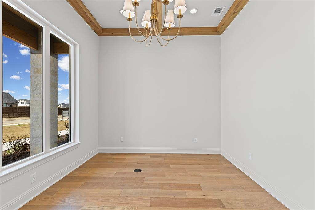 4720 Magnolia Trail Midlothian, TX 76065 - Photo 29 of 40 a view of empty room with windows