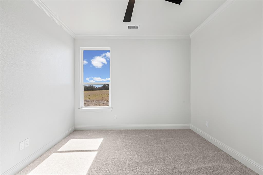 4720 Magnolia Trail Midlothian, TX 76065 - Photo 38 of 40 an empty room with a window