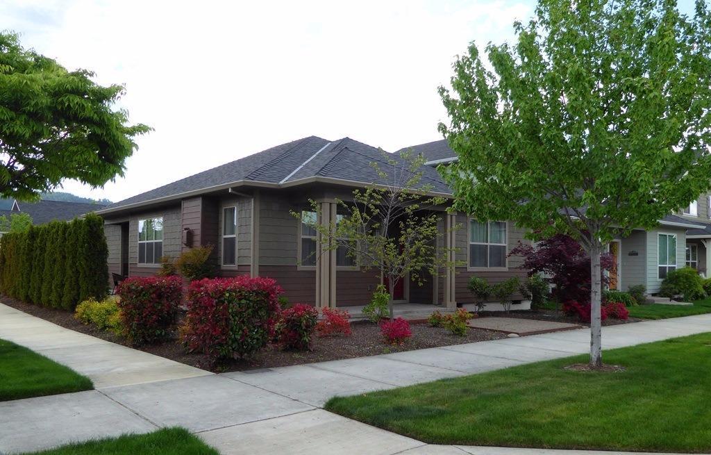 1107 North Haskell Street Central Point, OR 97502 - Photo 1 of 16 Primary Photo