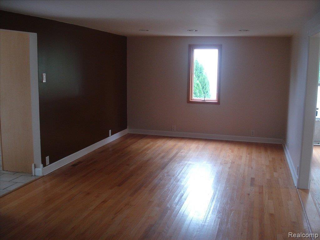 18248 Hickory Ridge Road Fenton, MI 48430 - Photo 14 of 23 DSC00566