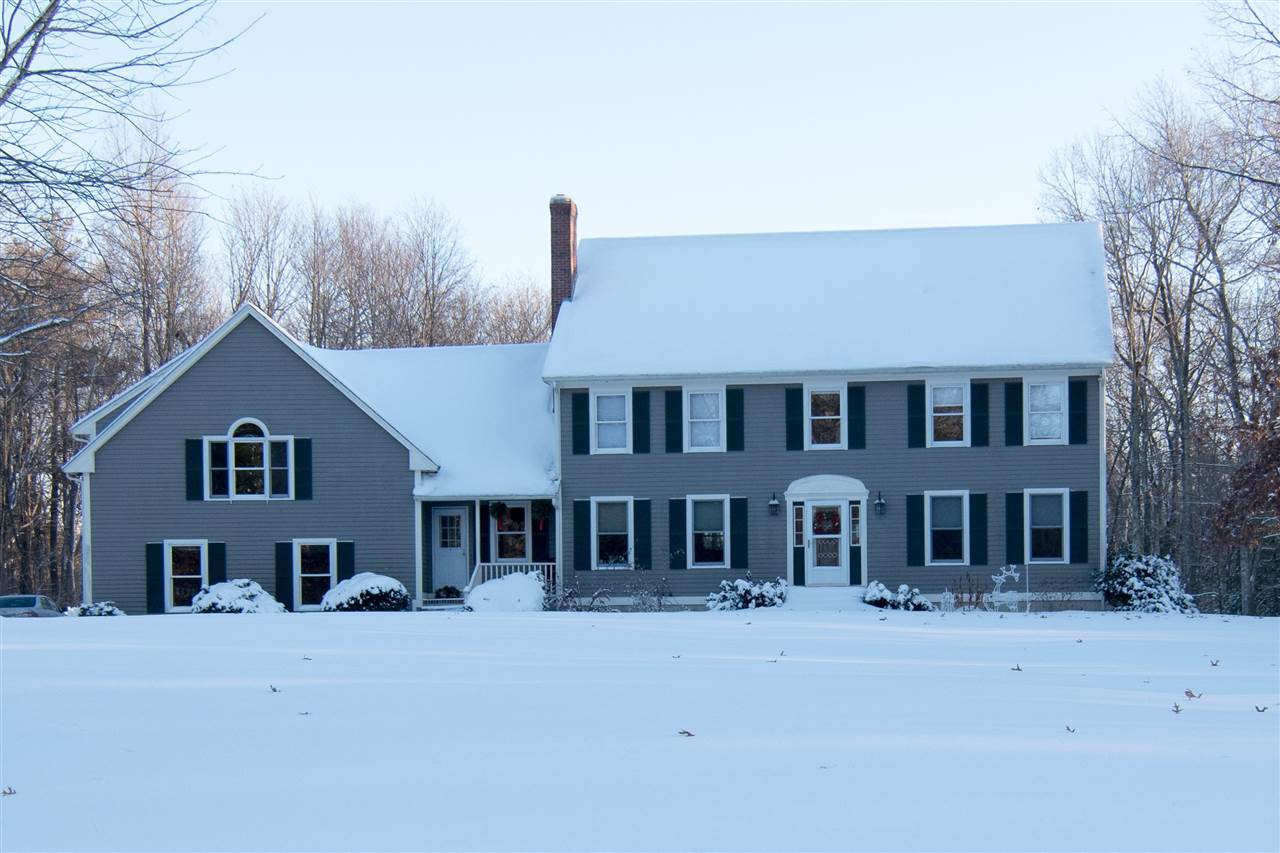 30 Picadilly Road Hampstead, NH 03841 - Photo 1 of 40