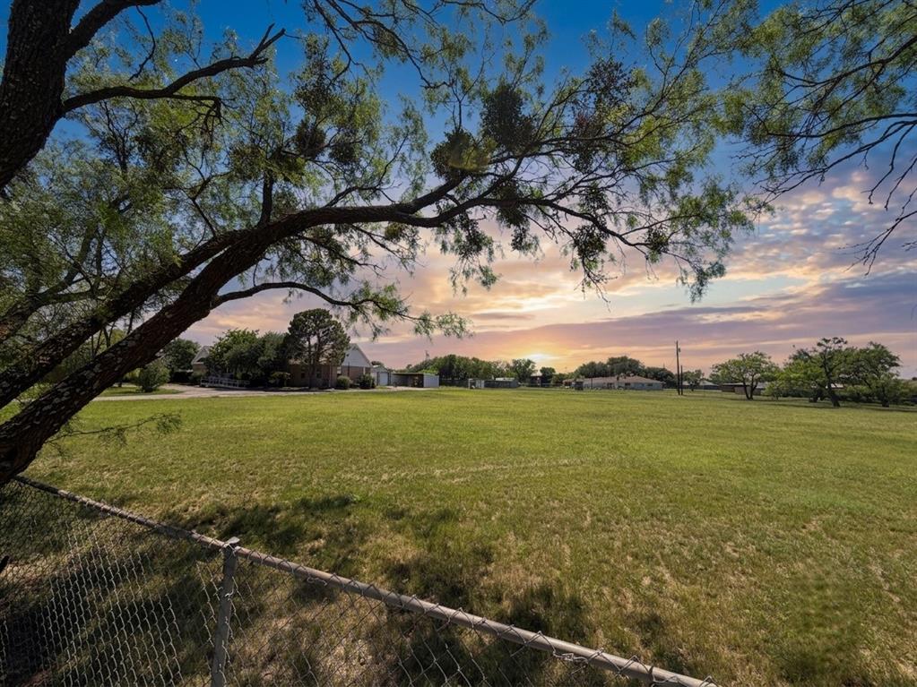 3218 East Lake Road Abilene, TX 79601 - Photo 2 of 5