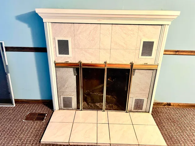 $124,900 | 2405 Woodmont Drive, South Bend, IN 46614