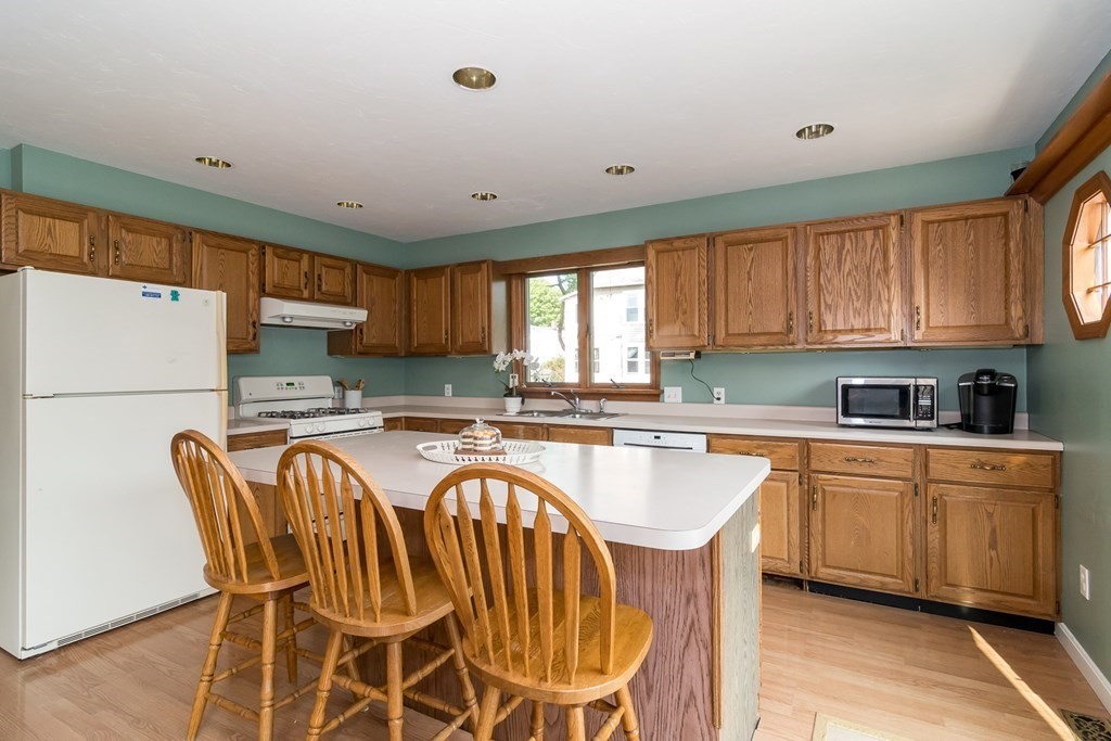 19 Gorman Road Framingham, MA 01702 - Photo 6 of 27 Gallery Image 6