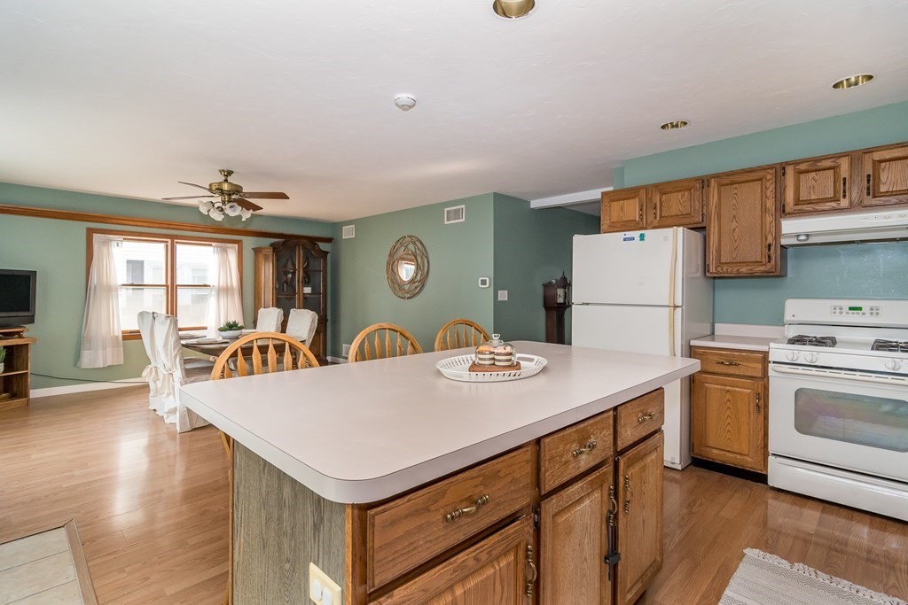19 Gorman Road Framingham, MA 01702 - Photo 8 of 27 Gallery Image 8