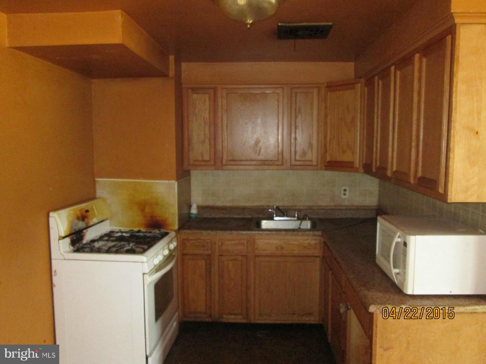 5203 Saybrook Road Baltimore, MD 21206 - Photo 4 of 13 Kitchen
