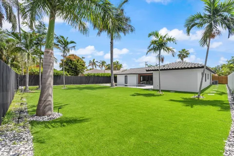 $1,187,999 | 4721 Bayview Drive, Fort Lauderdale, FL 33308