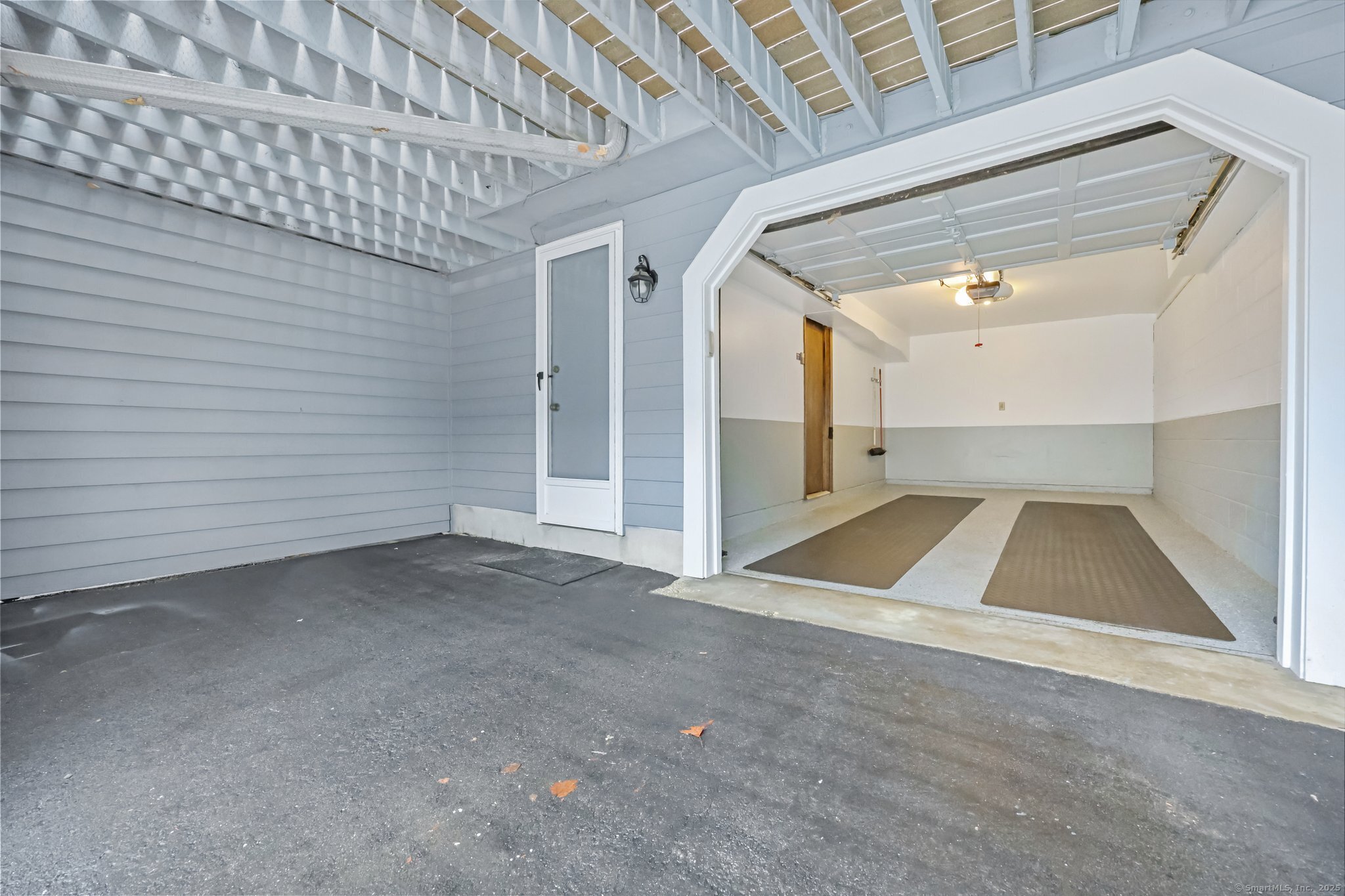 76 Fawn Ridge Lane, Unit 76 Norwalk, CT 06851 - Photo 4 of 14 Garage