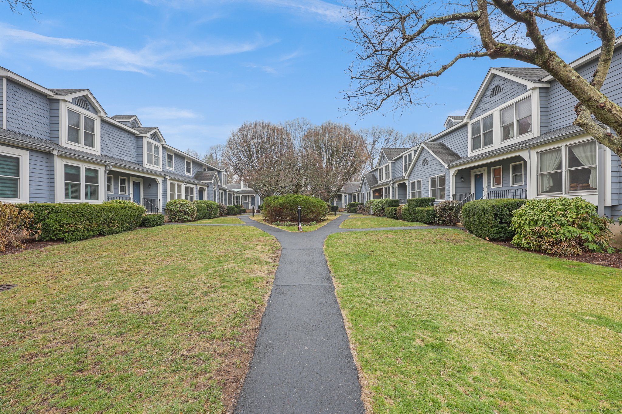 76 Fawn Ridge Lane, Unit 76 Norwalk, CT 06851 - Photo 8 of 14 Courtyard View