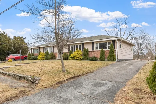 $2,500 | 45 -45A Kinglet Drive, Unit A, Shrewsbury, MA 01545