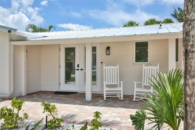 $14,000 | 211 Island Circle, Sarasota, FL 34242