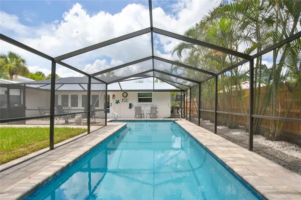 $14,000 | 211 Island Circle, Sarasota, FL 34242