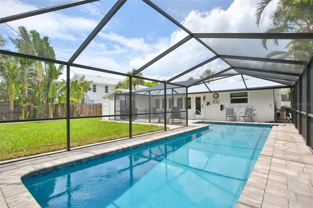 $14,000 | 211 Island Circle, Sarasota, FL 34242