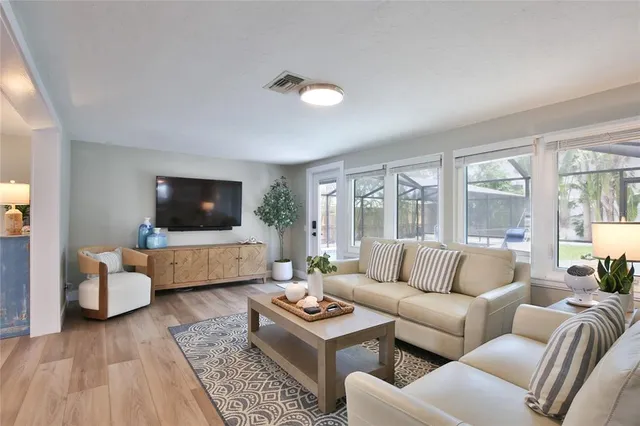 $14,000 | 211 Island Circle, Sarasota, FL 34242