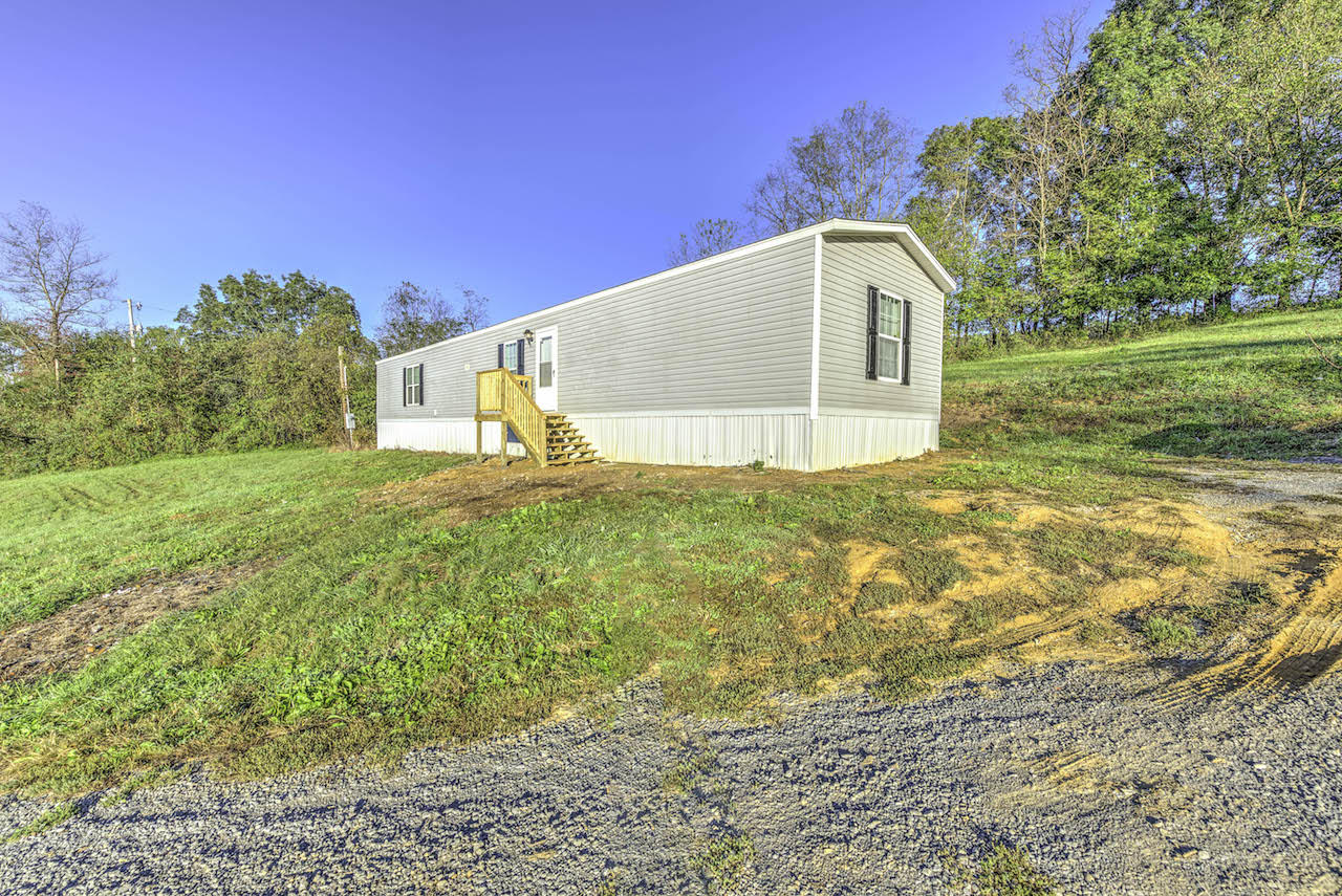 289 Jordan Road Washburn, TN 37888 - Photo 2 of 16 2