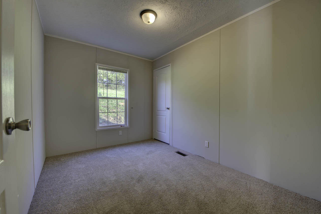 289 Jordan Road Washburn, TN 37888 - Photo 11 of 16 11