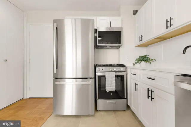 $215,000 | 2800 Wisconsin Avenue Northwest, Unit 609, Washington, DC 20007