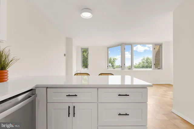 $215,000 | 2800 Wisconsin Avenue Northwest, Unit 609, Washington, DC 20007