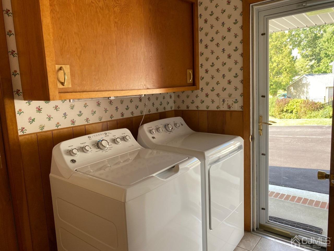 2 O Brien Road Cranbury, NJ 08512 - Photo 23 of 35 a utility room with dryer and washer