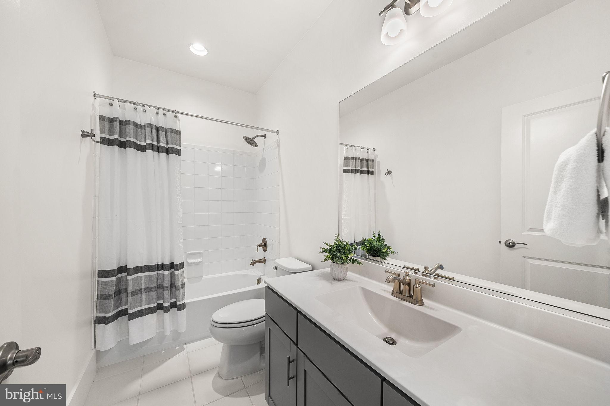 18120 Moss Garden Road Dumfries, VA 22026 - Photo 29 of 54 Upper Level Full Bath
