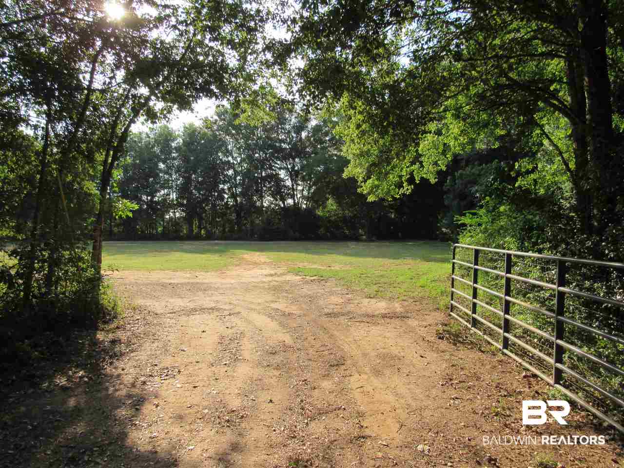 11161 Weeks Road Foley, AL 36535 - Photo 20 of 20 Front Gate
