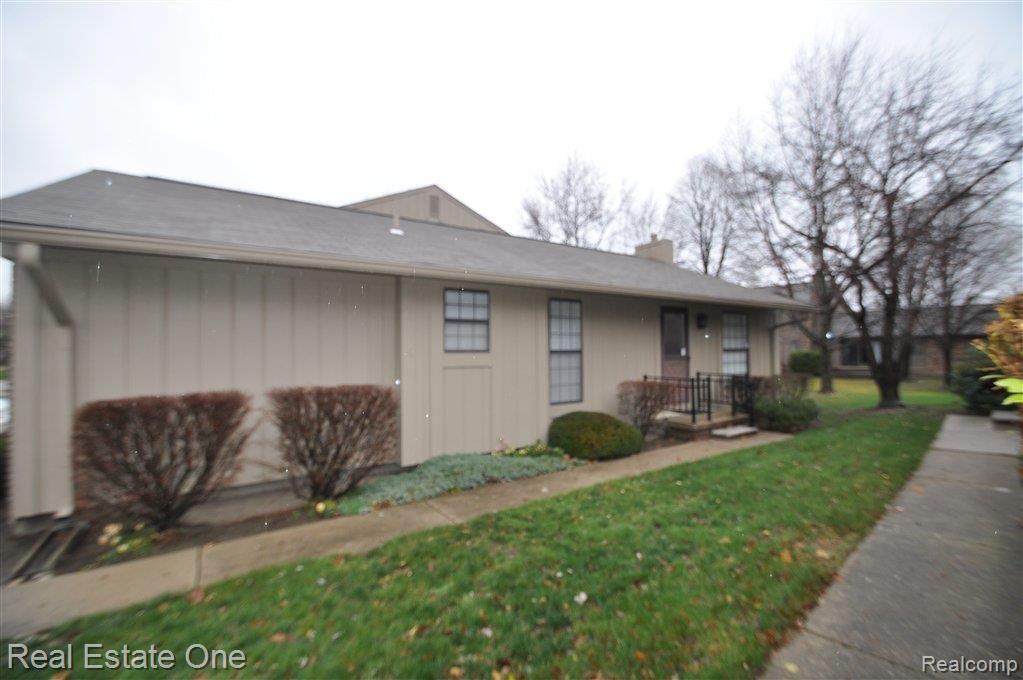 1891 Allenway Court, Unit 96 Rochester, MI 48309 - Photo 2 of 5 090.JPG