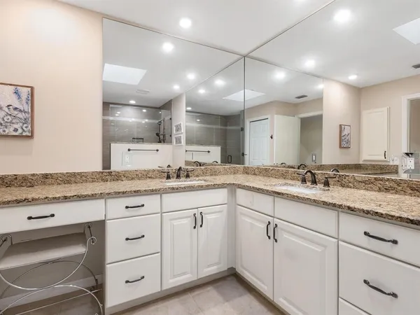 $335,000 | 4004 Wilshire Circle East, Unit 89, Sarasota, FL 34233