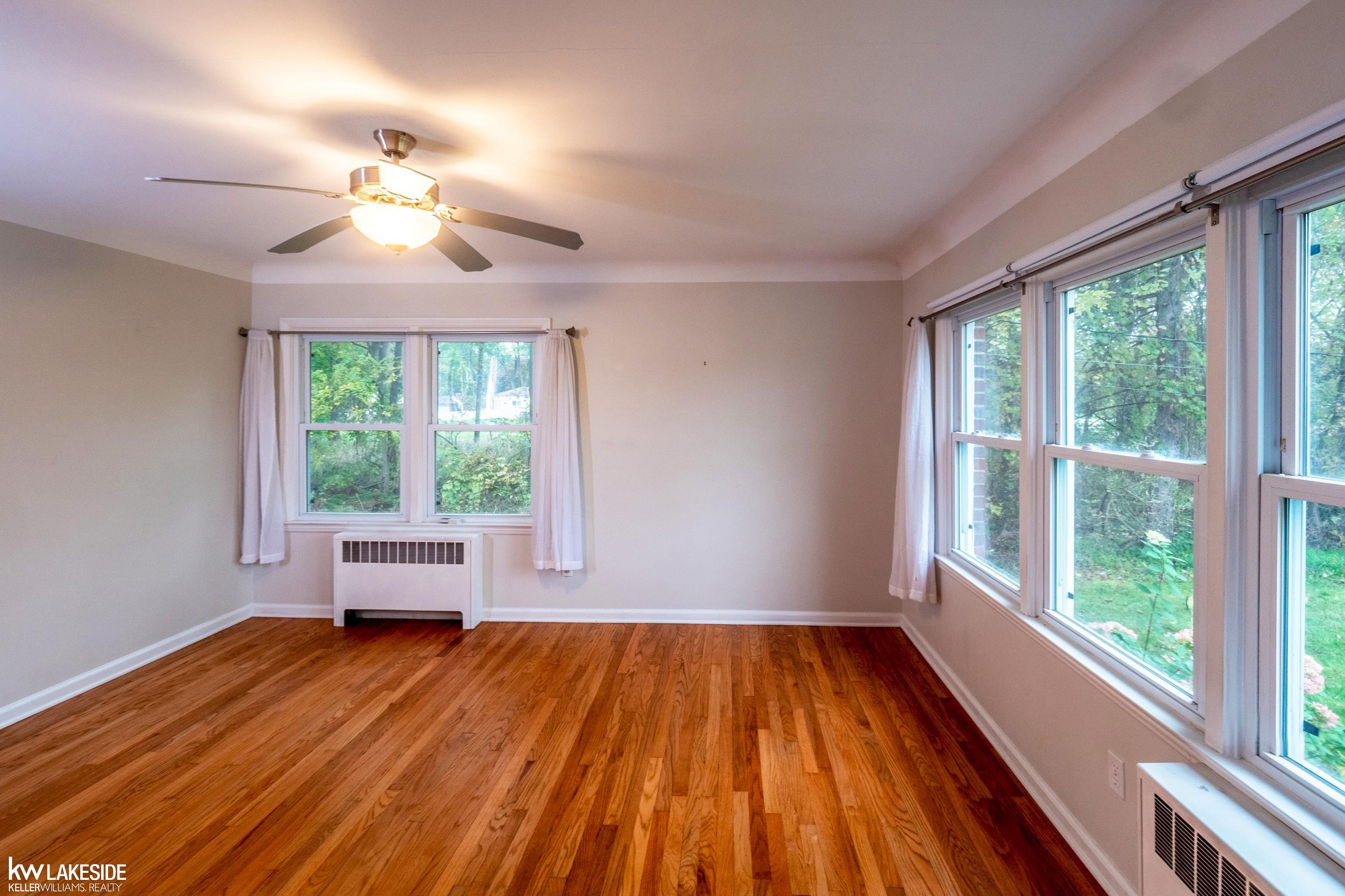 6285 Clarkston Road Clarkston, MI 48346 - Photo 12 of 23 50125622-11.JPG