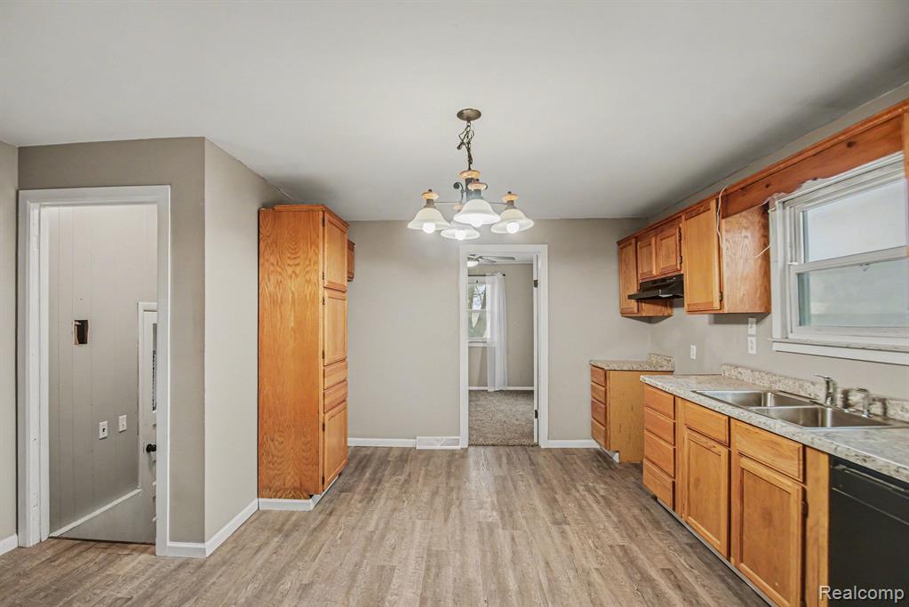 5330 East Vienna Road Clio, MI 48420 - Photo 7 of 27