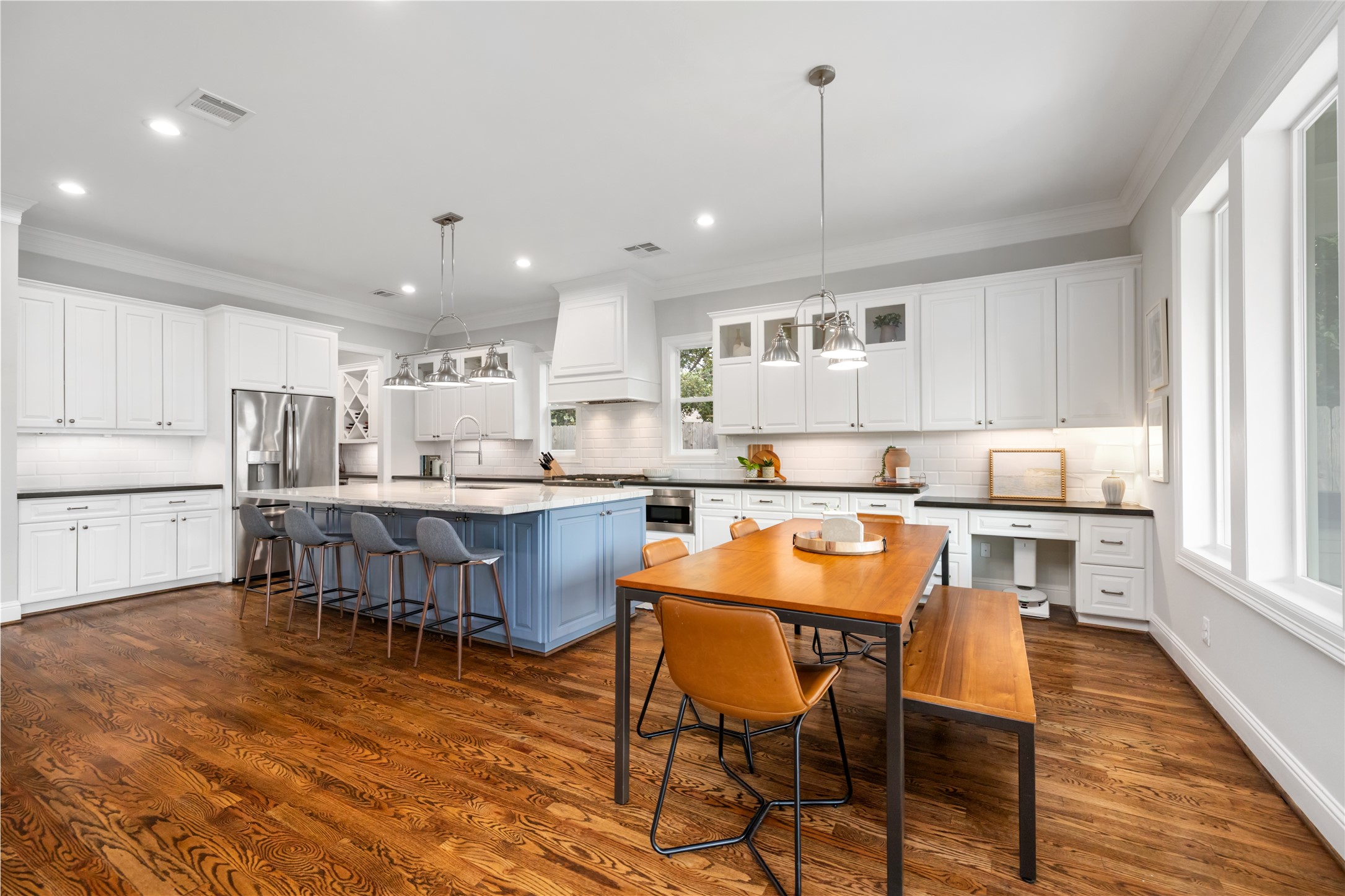 1705 Chippendale Road Houston, TX 77018 - Photo 11 of 50 A beautifully defined dining area, perfect for both everyday meals and elegant dinner parties. Plenty of room for a large table!