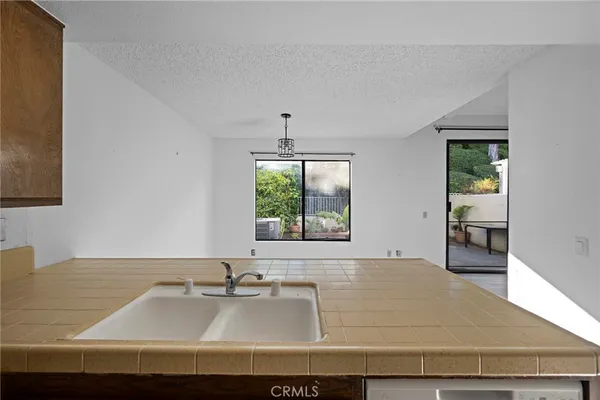 $799,900 | 921 Creekside Drive, Fullerton, CA 92833