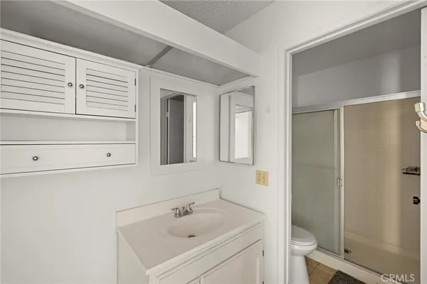 $799,900 | 921 Creekside Drive, Fullerton, CA 92833