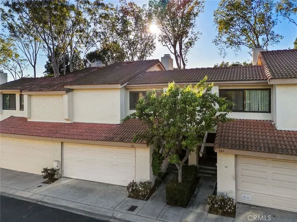 $799,900 | 921 Creekside Drive, Fullerton, CA 92833