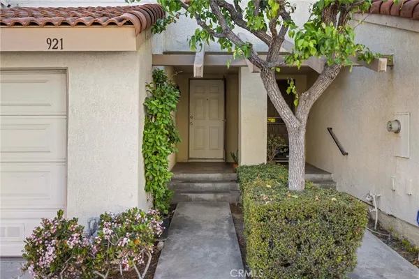 $799,900 | 921 Creekside Drive, Fullerton, CA 92833