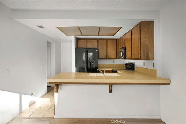 $799,900 | 921 Creekside Drive, Fullerton, CA 92833