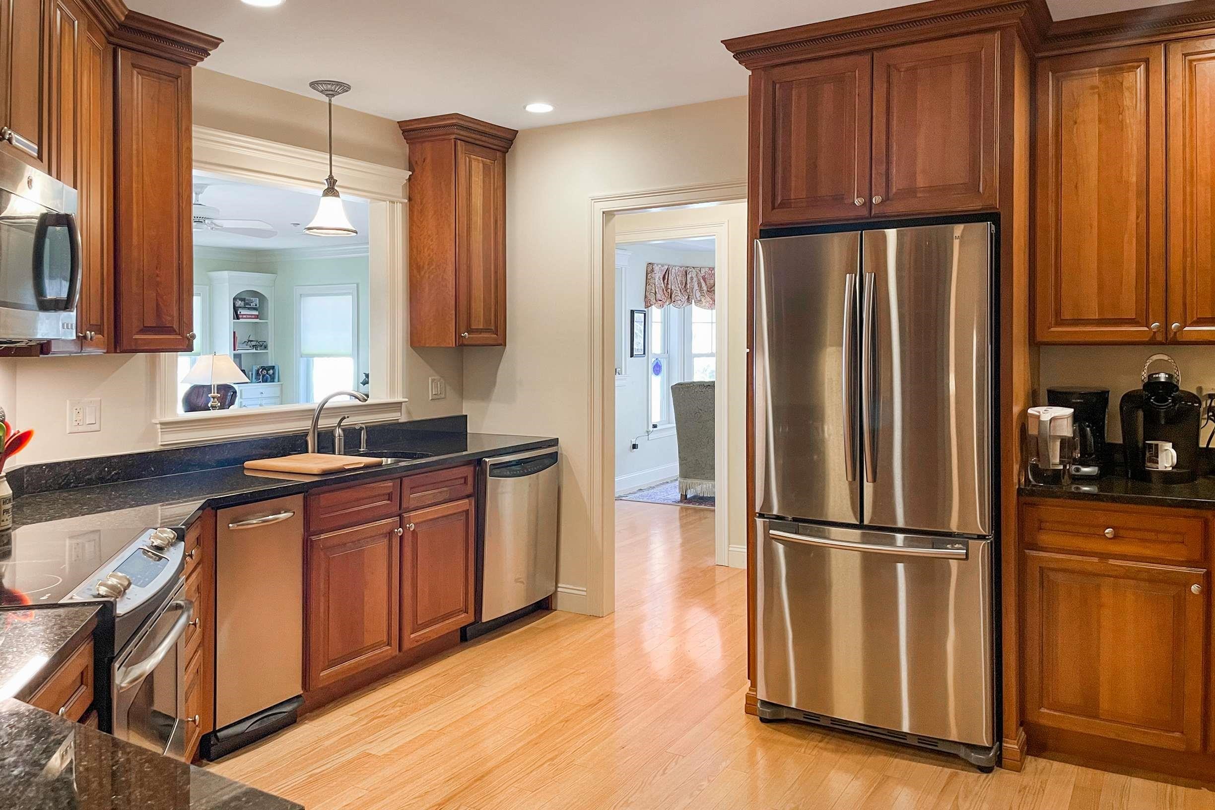 100 Shepard's Cove Road, Unit F102 Kittery, ME 03904 - Photo 5 of 33 Gallery Image 5