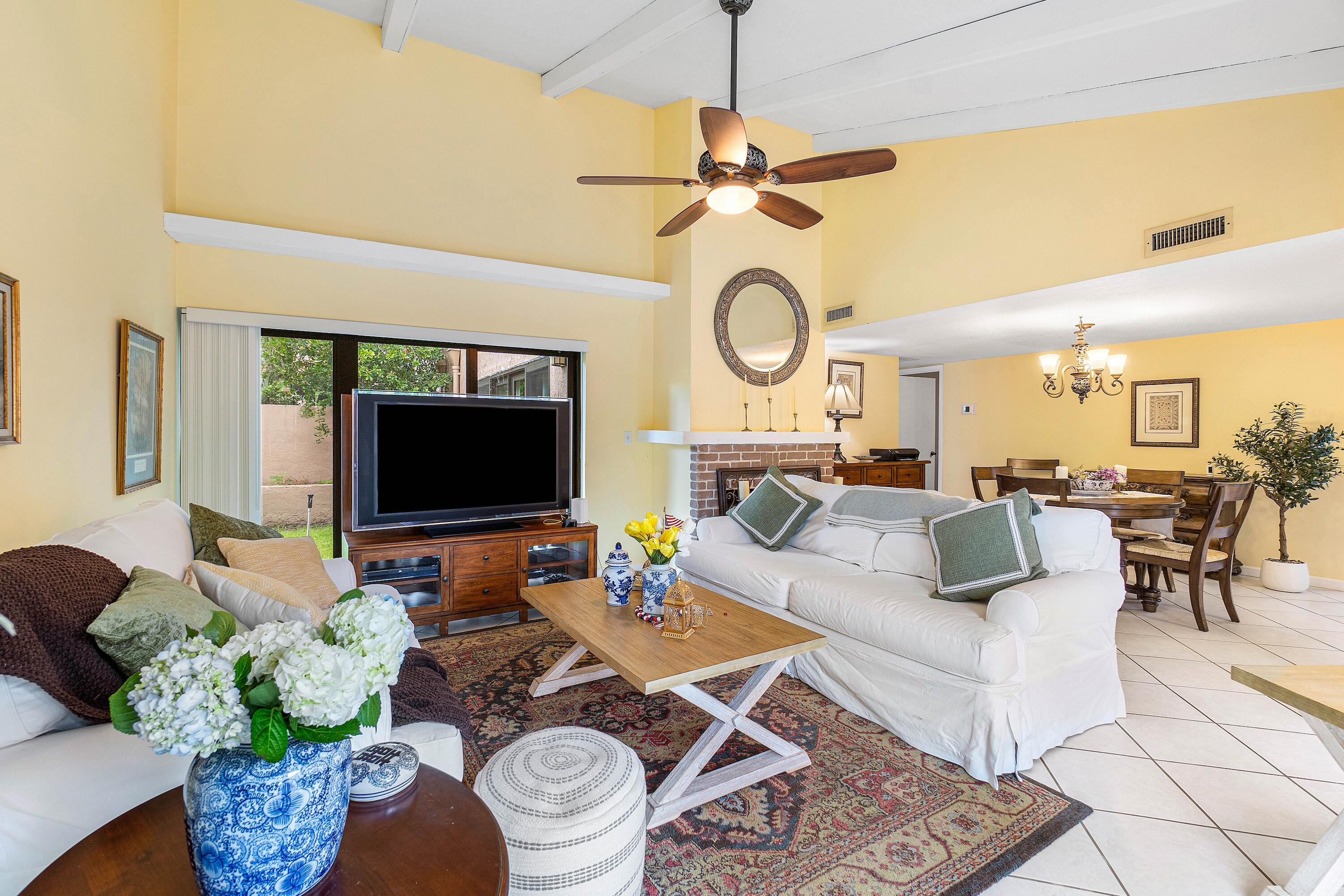 6624 Patio Lane Boca Raton, FL 33433 - Photo 3 of 27 007-6624PatioLane-BocaRaton-FL-33433-FUL
