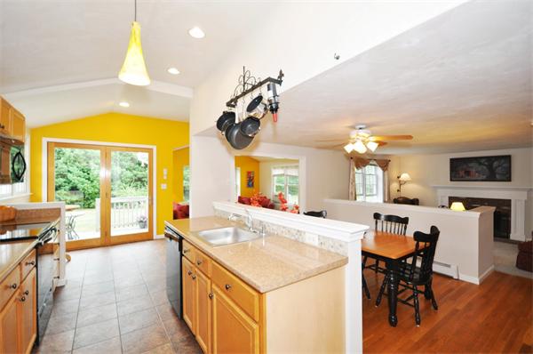 59 Townsend Road Shirley, MA 01464 - Photo 4 of 18