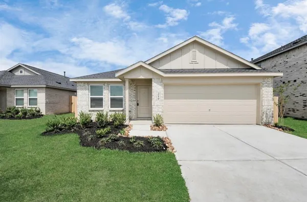 $2,150 | 210 Amy Street, Angleton, TX 77515