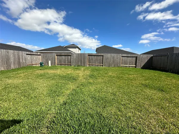 $2,150 | 210 Amy Street, Angleton, TX 77515