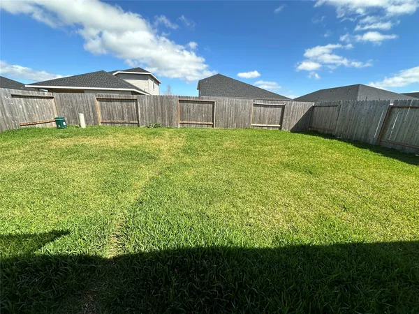 $2,150 | 210 Amy Street, Angleton, TX 77515