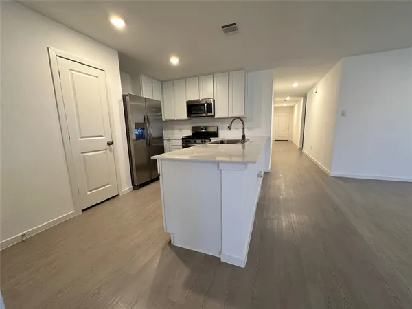 $2,150 | 210 Amy Street, Angleton, TX 77515