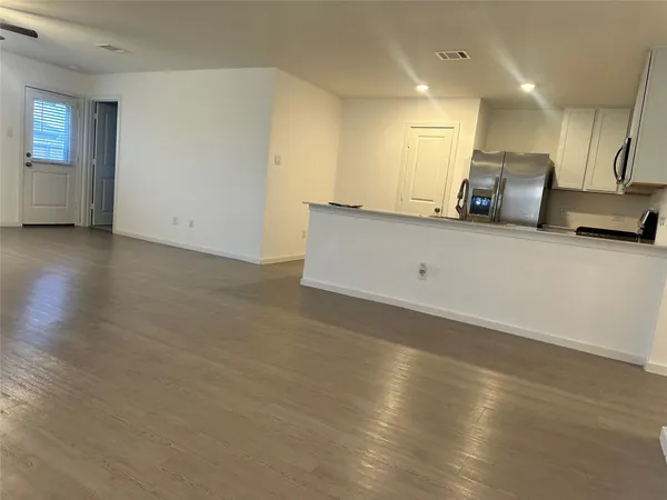 $2,150 | 210 Amy Street, Angleton, TX 77515